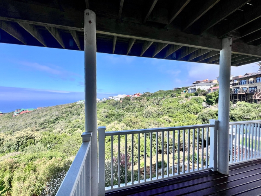 4 Bedroom Property for Sale in Herolds Bay Western Cape